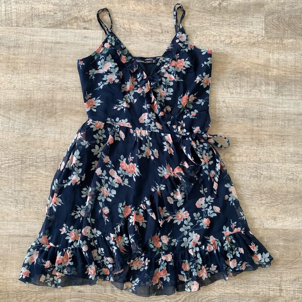 Abercrombie Wrap Mini Dress😍
